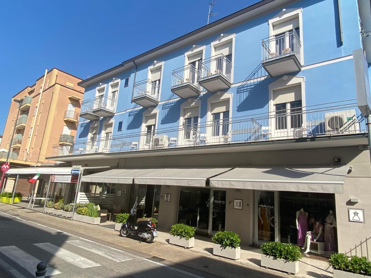 T Hotel Rimini Exteriör bild